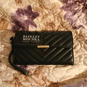 Badgley Mischka Black Quilted Wristlet